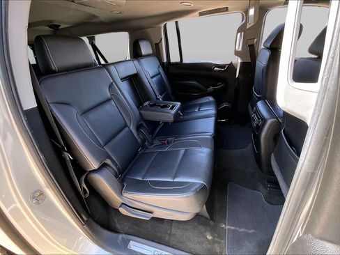 Used 2018 GMC Yukon XL SLT w/ Open Road Package AWD/4WD image 17