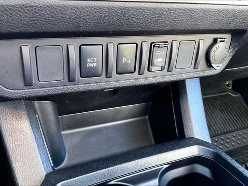 Used 2017 Toyota Tacoma SR5 w/ Tow Package image 35