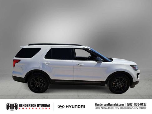 Used 2018 Ford Explorer XLT w/ Equipment Group 202A FWD image 9