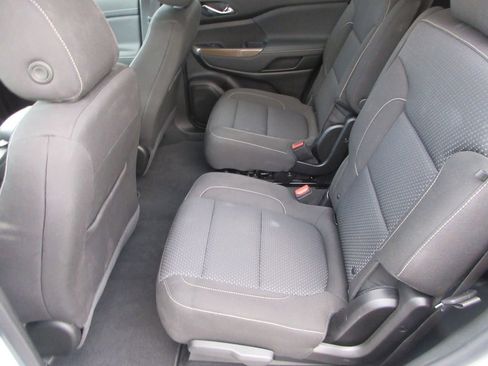 Used 2023 GMC Acadia SLE w/ Driver Convenience Package image 15