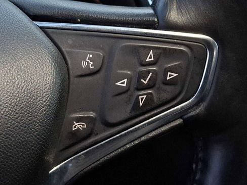 Used 2018 Chevrolet Equinox Premier image 21