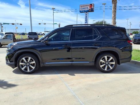 Certified 2025 Honda Pilot Touring image 4