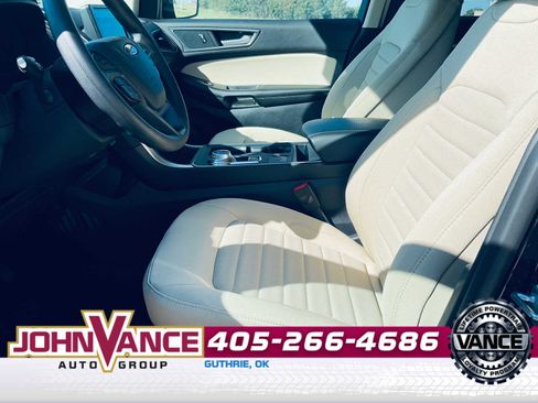 Used 2024 Ford Edge SE w/ Black Appearance Package image 17