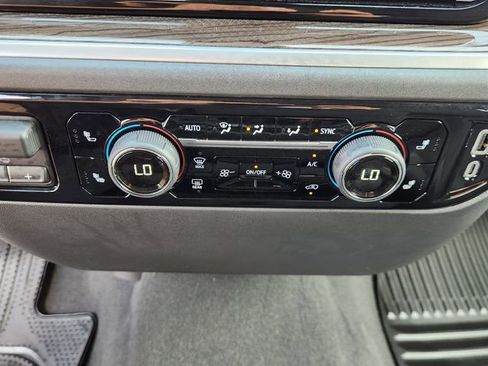 Used 2025 Chevrolet Silverado 1500 LT AWD/4WD image 18