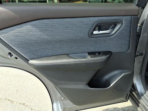 Certified 2023 Nissan Rogue SV AWD/4WD image 12