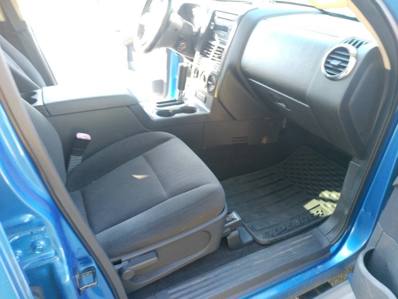 Used 2010 Ford Explorer XLT AWD/4WD image 25