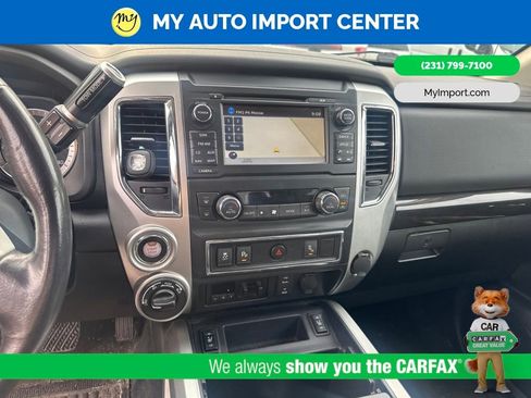 Used 2018 Nissan Titan SV w/ SV Convenience Package AWD/4WD image 10