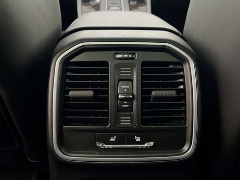 Certified 2026 Porsche Macan AWD/4WD image 27