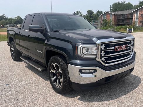 Used 2017 GMC Sierra 1500 SLE w/ SLE Value Package image 3