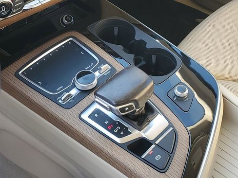 Used 2017 Audi Q7 3.0T Prestige w/ Prestige Package image 26