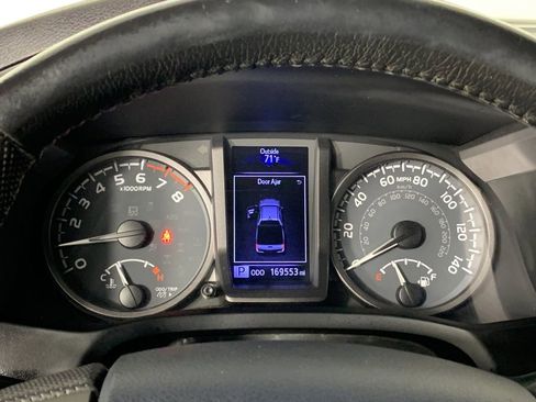 Used 2020 Toyota Tacoma TRD Sport w/ Technology Package RWD image 22