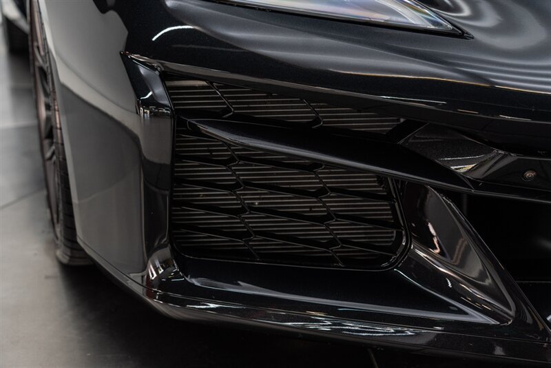Used 2023 Chevrolet Corvette Z06 RWD image 21