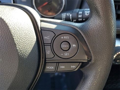 Used 2021 Toyota RAV4 XLE image 21