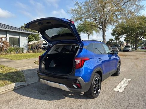 Used 2025 Kia Seltos S image 17