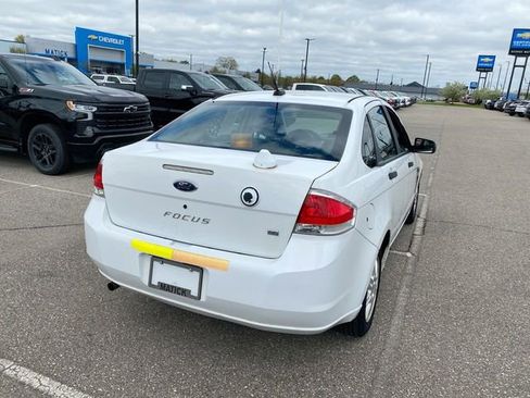Used 2008 Ford Focus SE FWD image 9