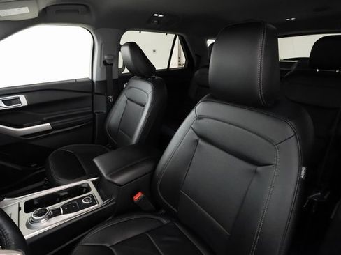 Used 2022 Ford Explorer Limited w/ Equipment Group 301A image 12