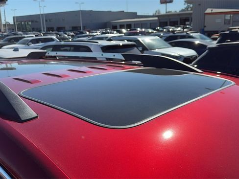 Used 2021 GMC Acadia Denali w/ Denali Technology Package image 8