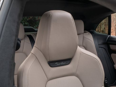 Used 2024 Porsche Macan Turbo Electric w/ Premium Package image 35