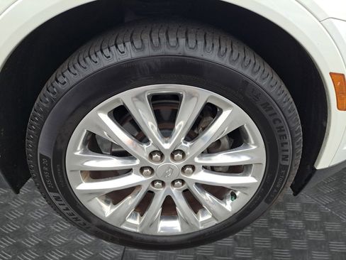 Used 2017 Cadillac XT5 Platinum image 16