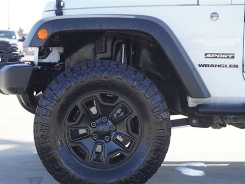 Used 2016 Jeep Wrangler Sport w/ Connectivity Group image 5