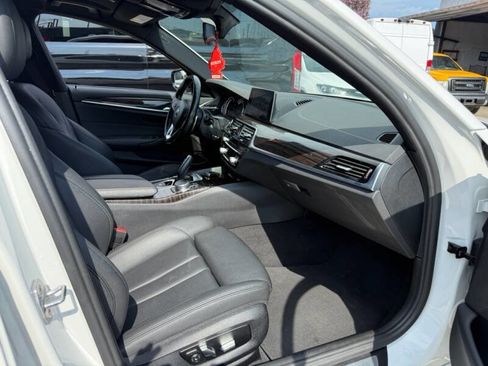 Used 2017 BMW 530i image 7