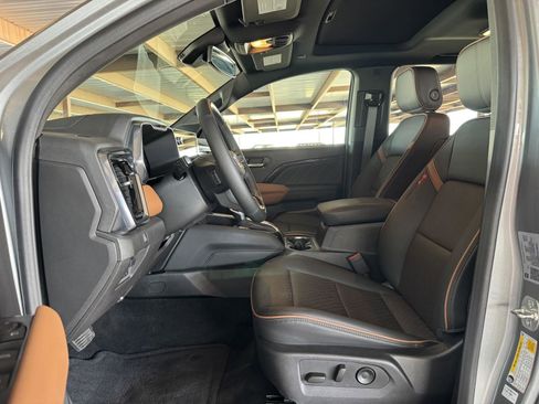 Used 2025 GMC Canyon AT4 w/ Nightfall Edition image 26