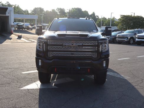 Used 2020 GMC Sierra 2500 AT4 w/ Technology Package AWD/4WD image 3