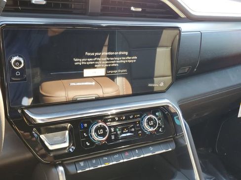 New 2026 GMC Sierra 2500 Denali w/ Denali Reserve Package image 10