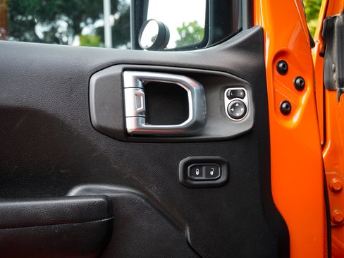 Used 2019 Jeep Wrangler Unlimited Sport S AWD/4WD image 14