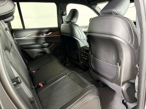 New 2026 Jeep Grand Cherokee Altitude RWD image 17