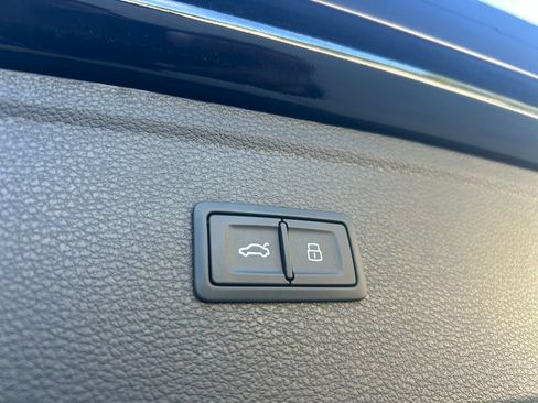 Used 2023 Audi Q5 2.0T Premium w/ Convenience Package image 45