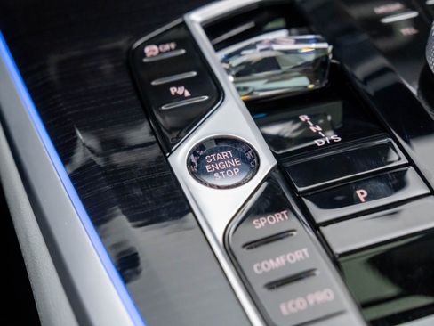 Used 2025 BMW X5 M60i image 21