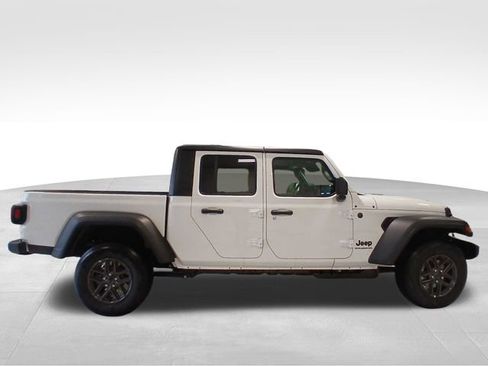 New 2026 Jeep Gladiator Sport AWD/4WD image 6