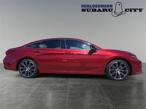 Used 2019 Toyota Avalon Touring image 9