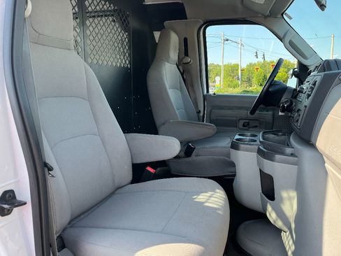 Used 2011 Ford E-150 and Econoline 150 w/ PWR Group image 15