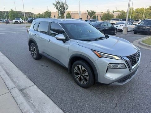 Used 2023 Nissan Rogue SV w/ SV Premium B Package FWD image 4