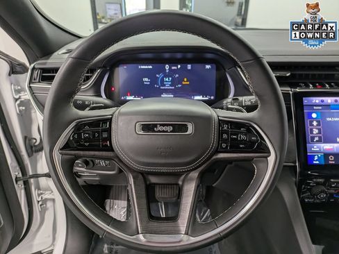 Used 2024 Jeep Grand Cherokee Overland w/ Luxury Tech Group IV AWD/4WD image 20