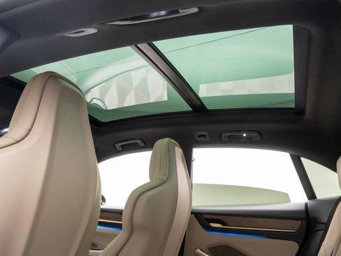 New 2025 Porsche Macan 4S Electric image 19