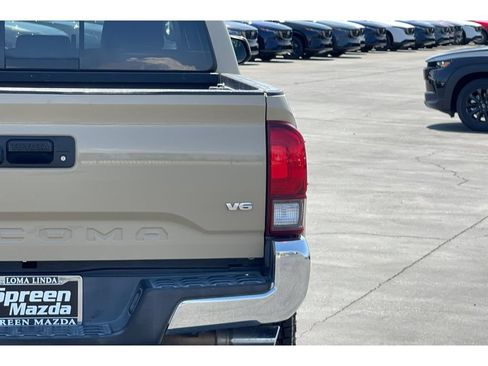 Used 2018 Toyota Tacoma SR5 RWD image 45