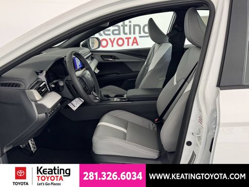 New 2026 Toyota Camry SE w/ Convenience Package FWD image 5