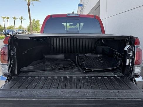 Used 2020 Toyota Tacoma TRD Off-Road AWD/4WD image 23