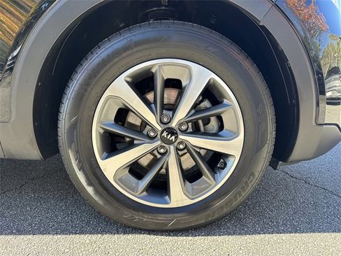 Used 2019 Kia Sorento EX image 12