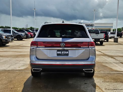 Used 2024 Volkswagen Atlas SE FWD image 6