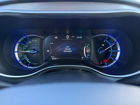 Used 2019 Chrysler Pacifica Limited w/ Advanced Safetytec Group image 11