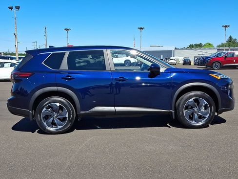 Certified 2026 Nissan Rogue SV AWD/4WD image 7