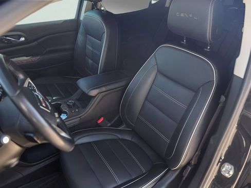Used 2021 GMC Acadia Denali w/ Denali Technology Package FWD image 10