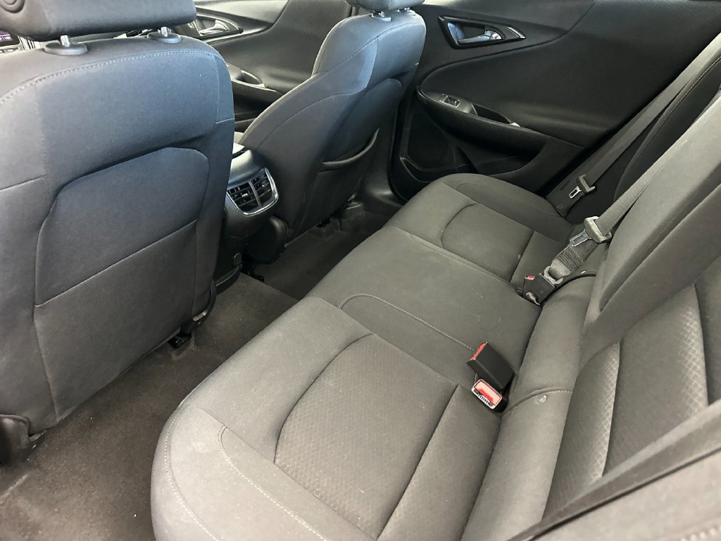 Used 2025 Chevrolet Malibu LT FWD image 11