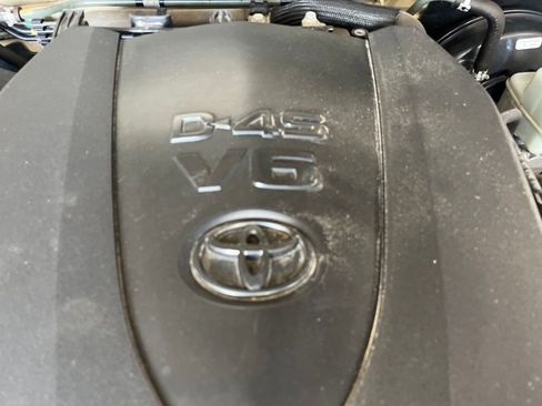 Used 2017 Toyota Tacoma TRD Off-Road w/ Tow Package RWD image 10