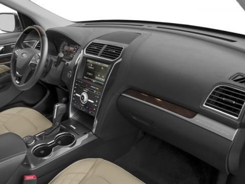 Used 2017 Ford Explorer Platinum image 19