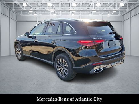 Used 2026 Mercedes-Benz GLC 300 4MATIC image 3